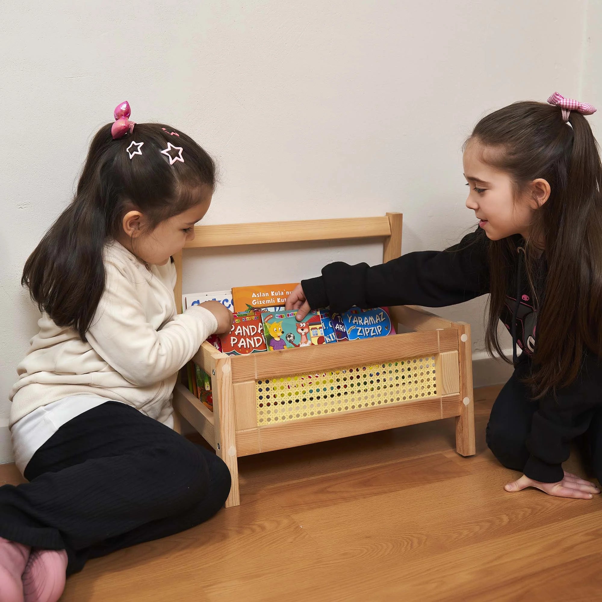 Ahşap Hazeranlı Montessori Yer Kitaplığı