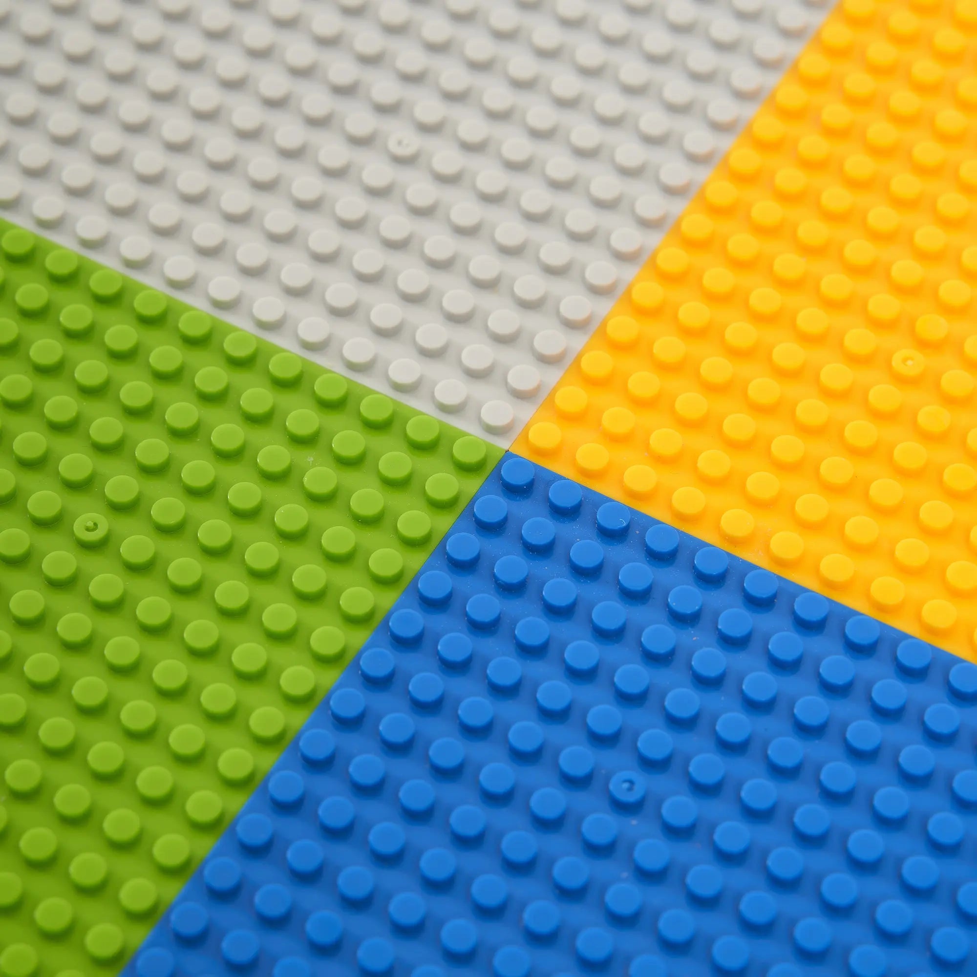 Kapaklı Montessori İnşa ve Proje Masası (Çam) – Klasik Blok Uyumlu