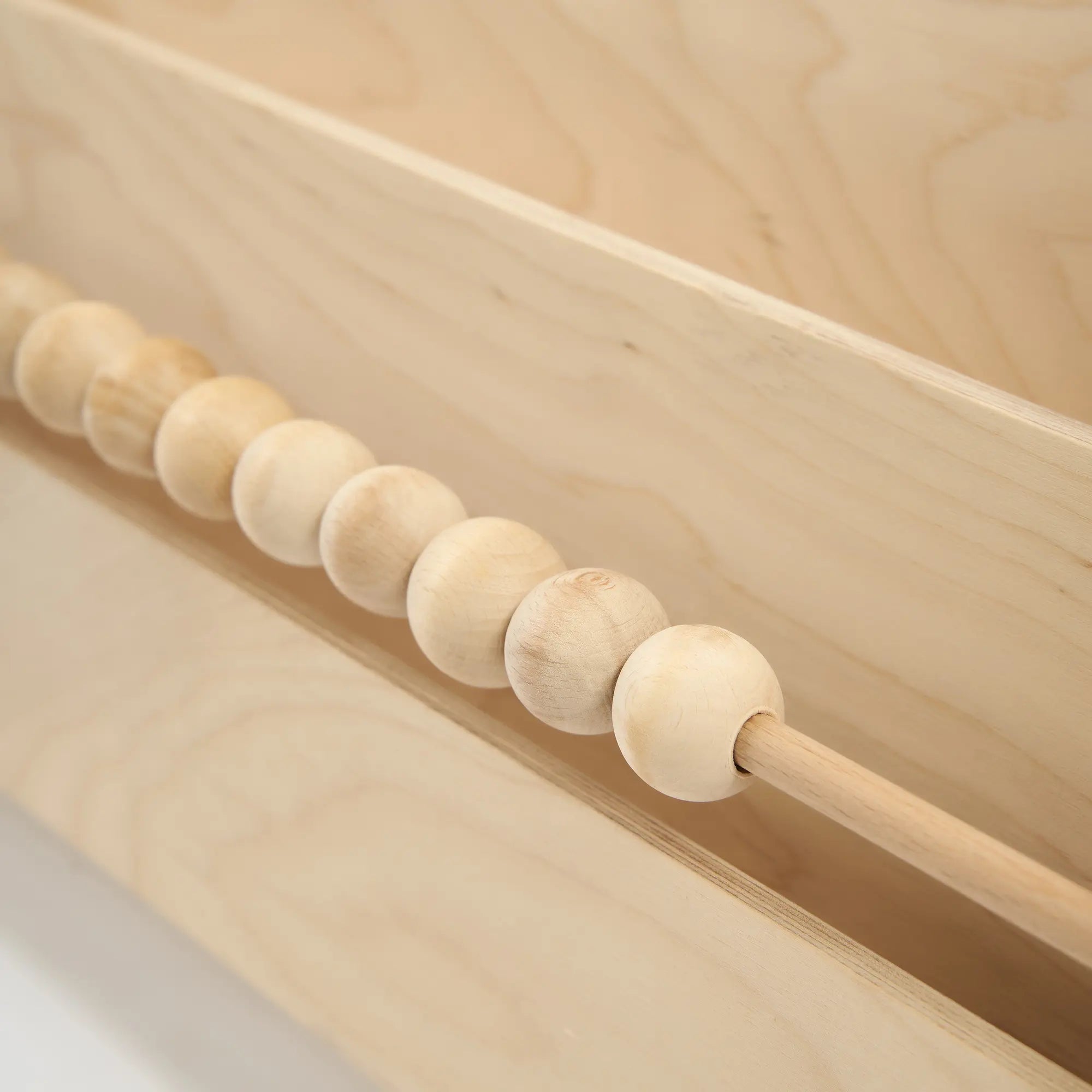 Montessori Abaküslü Ahşap Kitaplık (3 Raflı)